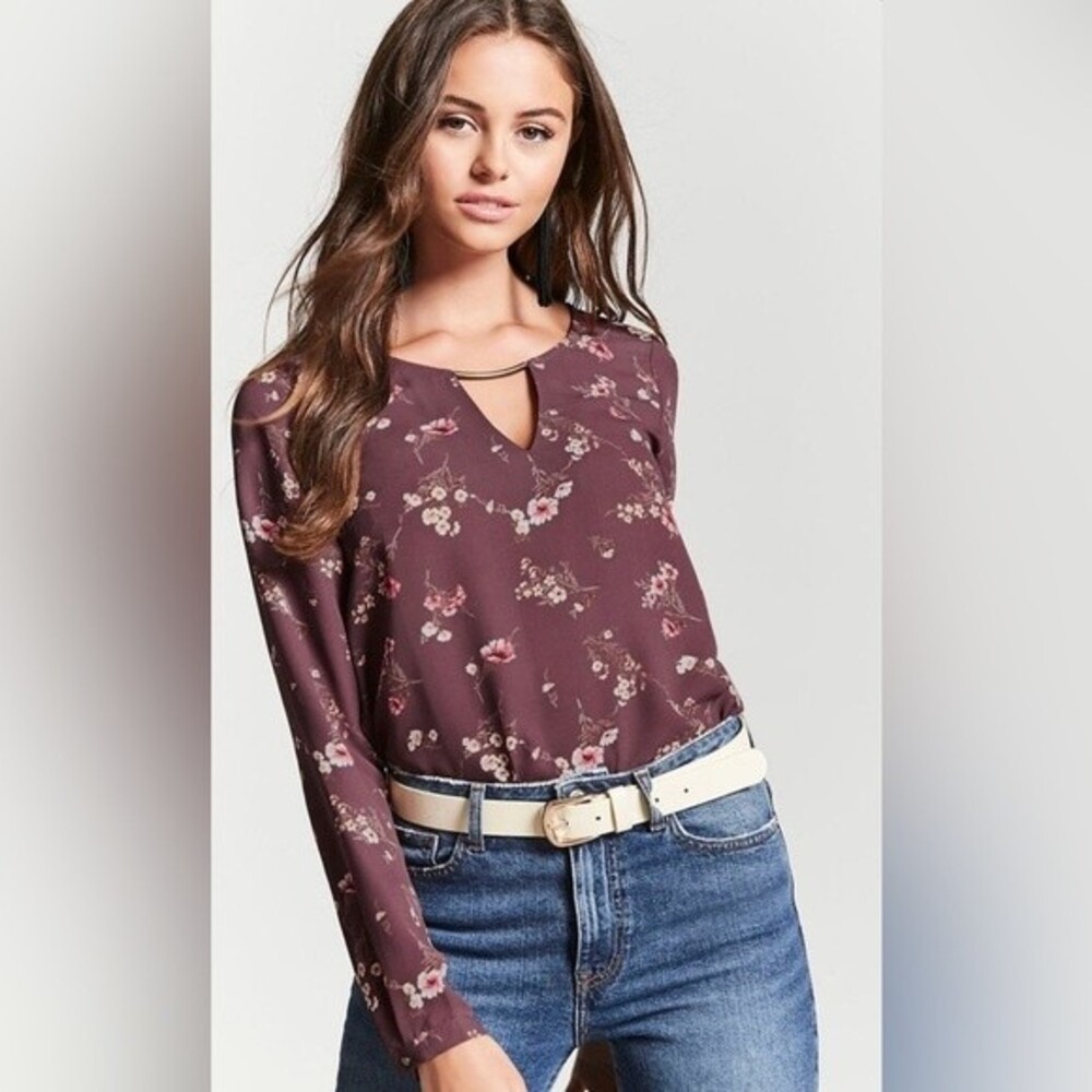 Long sleeve burgundy floral antique brass keyhole top size small